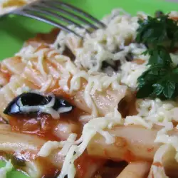 Pasta with Sauce and Olives