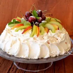 Pavlova Cake with Summer Fruit
