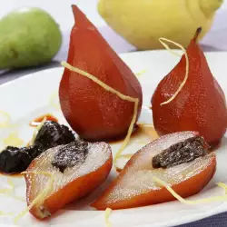 Pears and Raisins in Wine Sauce