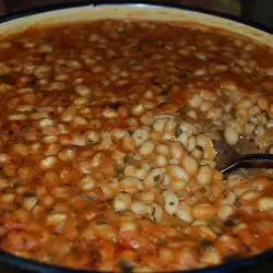 Oven-Baked Beans with Tomato Paste
