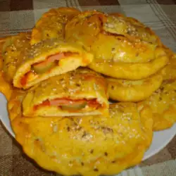 Closed Pizza with flour