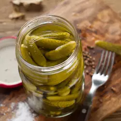 Gherkins with Onions