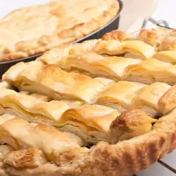 Puff Pastry Pie with Walnuts