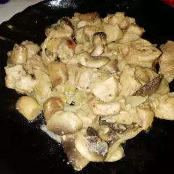 Chicken with Mushrooms and Onions
