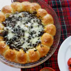 Minced Meat, Mushrooms and Processed Cheese Bread