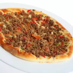 Minced Meat Pizza with Peppers