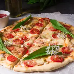Wild Garlic Pizza with Mozzarella