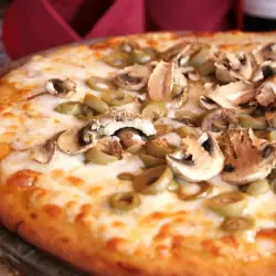 Cheese Pizza with Champignons