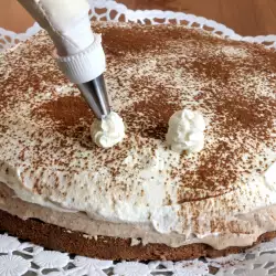 Meringue Cake with vanilla