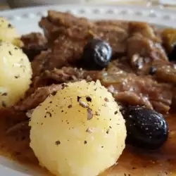 Potatoes with Meat and Flour