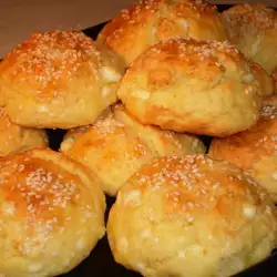 Fluffy Bread Buns with Butter