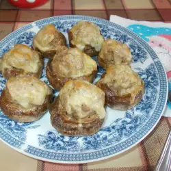 Stuffed Mushrooms with Minced Meat and Yellow Cheese