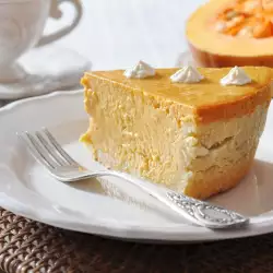 Pumpkin Cheesecake with Cinnamon