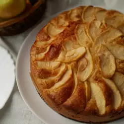 The Perfect Apple Pie Cake