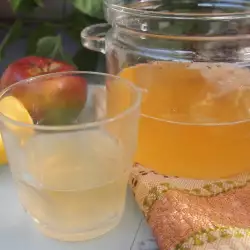 Aromatic Homemade Apple Cider Vinegar