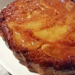 Apple Cake with Cream Caramel