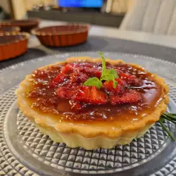Strawberry Dessert with Gelatin