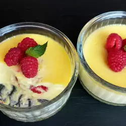 Wonderful Cream with Raspberries
