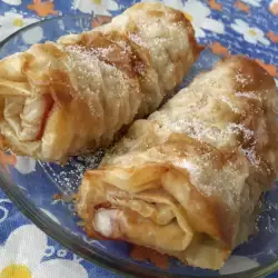 Aromatic Rolls with Pears and Turkish Delight