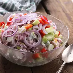 Shepherd's salad with peppers