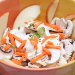 Gourmet Salad with Apples and Mushrooms