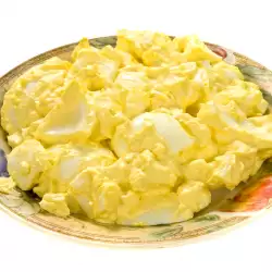 Mayo Salad with Eggs