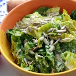 Iceberg Salad with Croutons