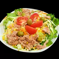 Lettuce Salad with Tuna