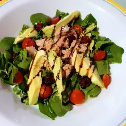 Spinach Salad with Cherry Tomatoes