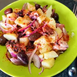 Potato Salad with Onion and Olives
