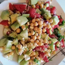 Quinoa Salad with Chickpeas