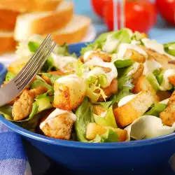 Salad with Fried Eggs and Croutons