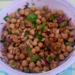 Israeli Chickpea Salad