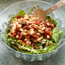 Spring Salad with Dried Tomatoes