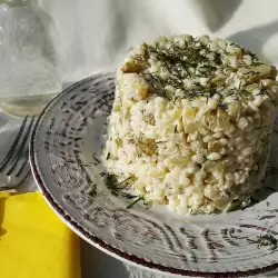 Macaroni Salad with garlic