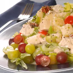 Salad with Grapes