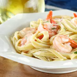 Fettuccine with Shrimp, Capers and Oregano