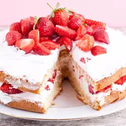 Flourless Cake with Strawberries