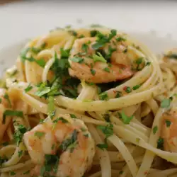 Fettuccine with Shrimp and White Wine