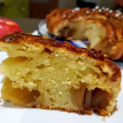 Cake with Caramelized Apples and Sour Cream
