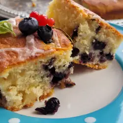 Italian Cake with Ricotta and Blueberries