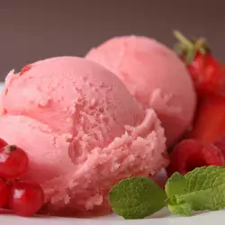 Egg-Free Ice Cream with Fruits