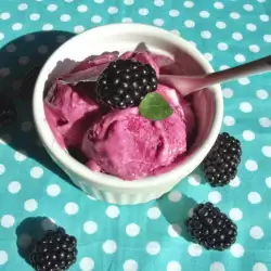 Ice Cream with Blackberries