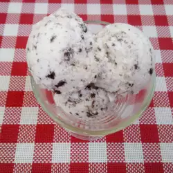 Ice Cream with Powdered Sugar