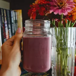 Banana, Blackberry and Strawberry Smoothie