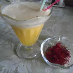 Energizing Smoothie with Honey and Saffron