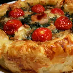 Puff Pastry Pie with Spinach and Bacon