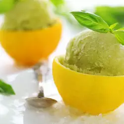 Sorbet with powdered sugar
