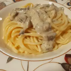 White Sauce Mushroom Spaghetti