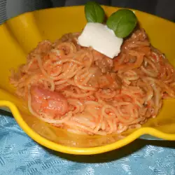 Spaghetti with Mince and Tomato Paste